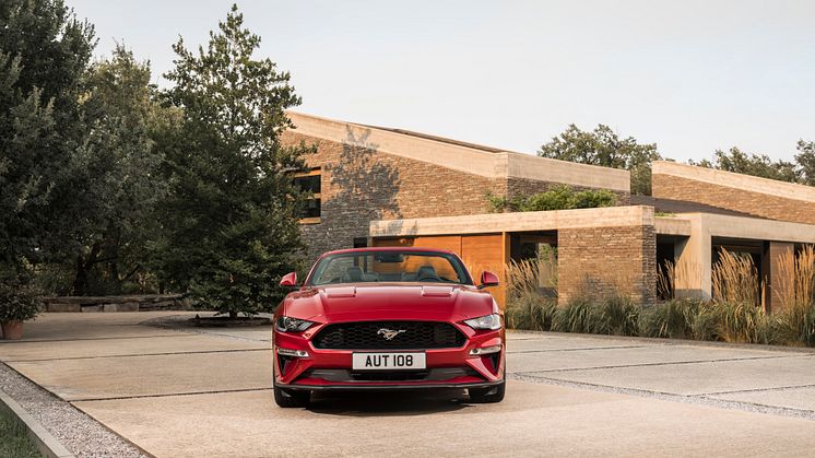 FORD MUSTANG 2017 (10)