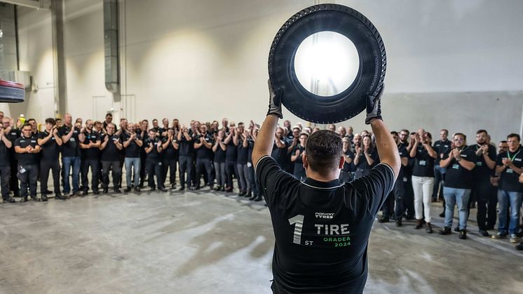 Nokian+Tyres+Romania+factory+1st+tire+03.jpg