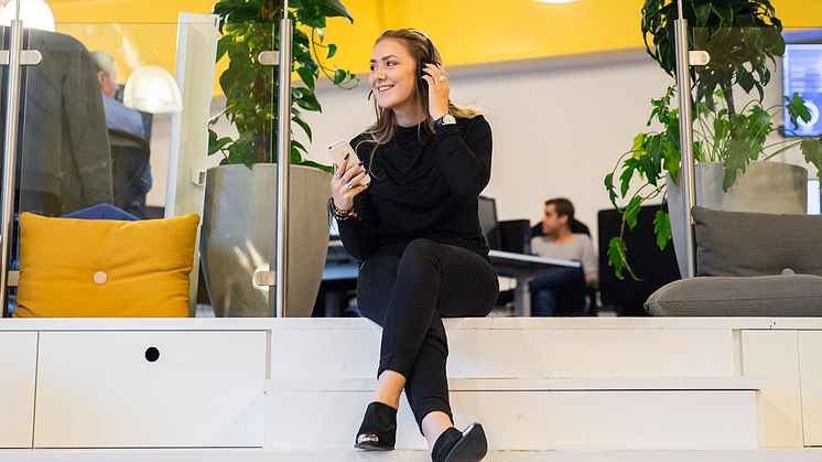 Nanna Hedman, Advisor på Telavox, tipsar om hur du pratar in ett proffsigt välkomstmeddelande.