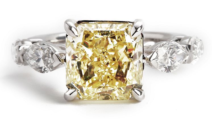 Gul diamantring 1.jpg