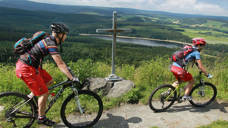 Zweiradliebe_im_Erzgebirge_Stoneman__Gipfel_Baerenstein_Foto_TV Erzgebirge e.V.