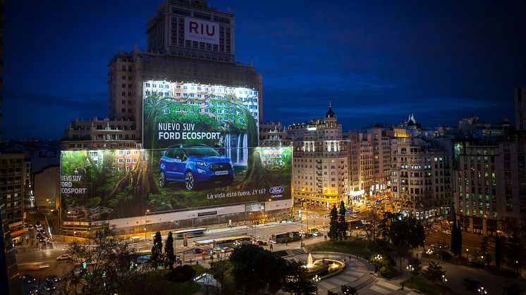 Ford je oficiálním držitelem Guinnessova světového rekordu v kategorii „největší billboard“