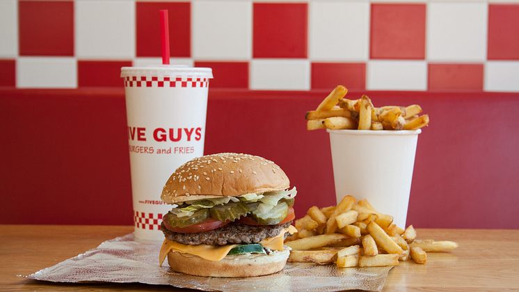 Startschuss für Kooperation von Five Guys und Lieferando in Frankfurt
