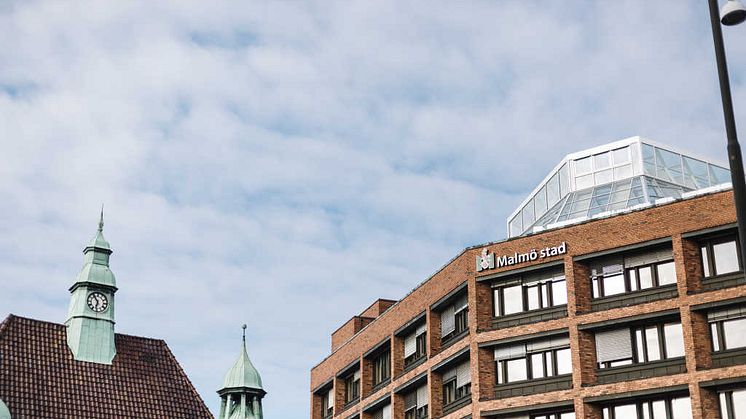 All öppen verksamhet som riktar sig till allmänheten fortsätter hålla stängt men idrotts- och fritidsverksamhet för barn och unga öppnar upp igen