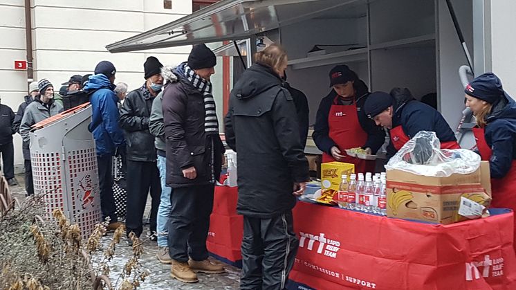 Medlemmar i Plymouthbröderna tar återigen julglädjen till hemlösa i Göteborg
