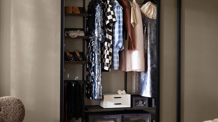Elfa_Clothing_Interior_Click-in_system_Classic_Slidingdoor_Artic_2022_02_234