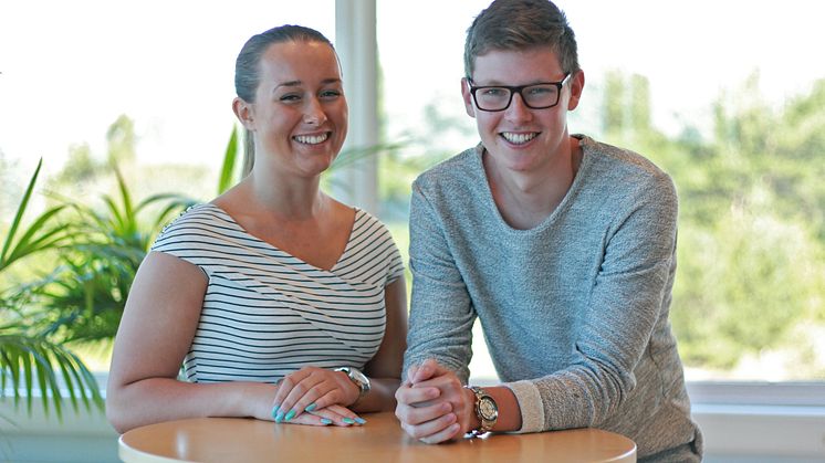 Praktikanterna Cornelia och Alexander har byggt en webbplattform där företag kan lägga upp projekt som de vill att gymnasielever ska ta sig an. 