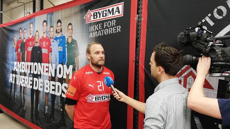 Henrik Møllgaard deltog i pressemødet hos Bygma Vejle 