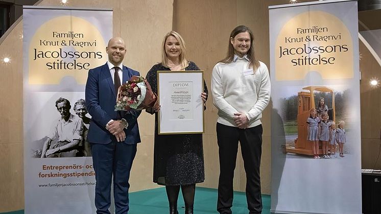 Stiftelse stöttar med utbildningsstipendium för entreprenörer som vill gå Executive MBA-programmet vid Handelshögskolan i Göteborg – sök nu!
