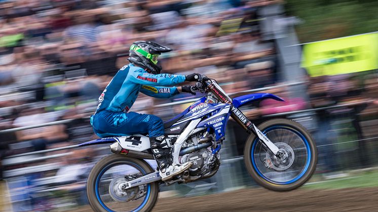 地元スイスファンの前で、MXGP初優勝を果たしたアーヌー・トヌスと2018年仕様のYZ450F