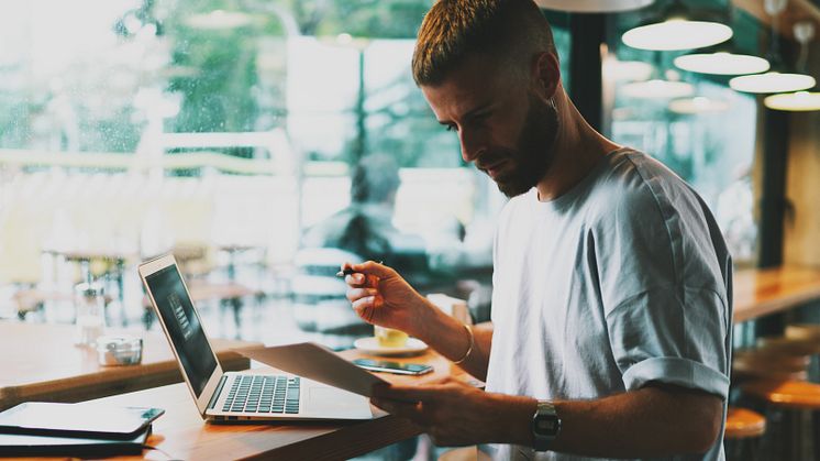 There is a significant gap between companies and brands wanting to hire journalists for creating content compared to the number of journalists that are open to this kind of collaboration.