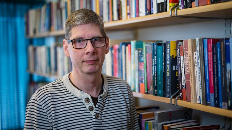 Patrik Johansson, forskare och lektor inom freds- och konfliktstudier vid Statsvetenskapliga institutionen vid Umeå universitet. Foto: Mattias Pettersson