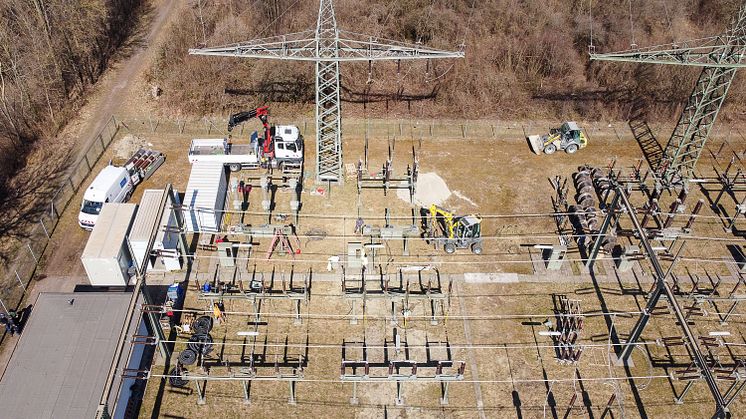 Wichtig für die Stromversorgung Augsburg: Transformatoren im Umspannwerk Augsburg-Nord wandeln die 110 kV-Hochspannung auf die 10 kV-Mittelspannung um. ( Thorsten Franzisi / LEW)