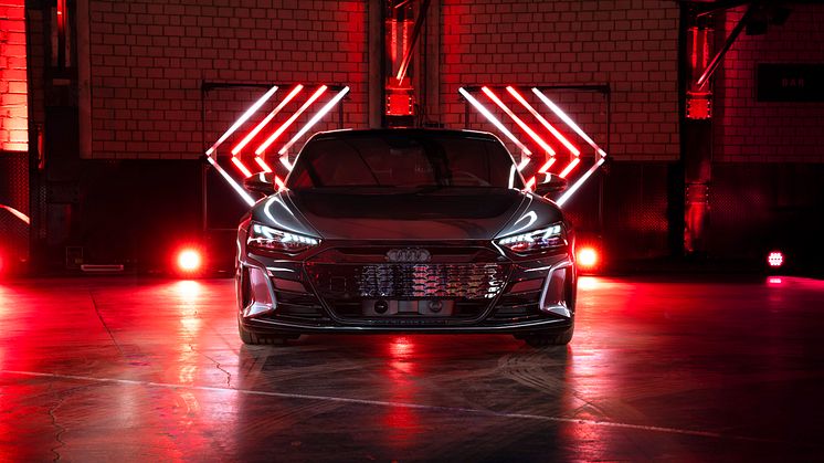Audi RS e-tron GT (Daytonagrå)