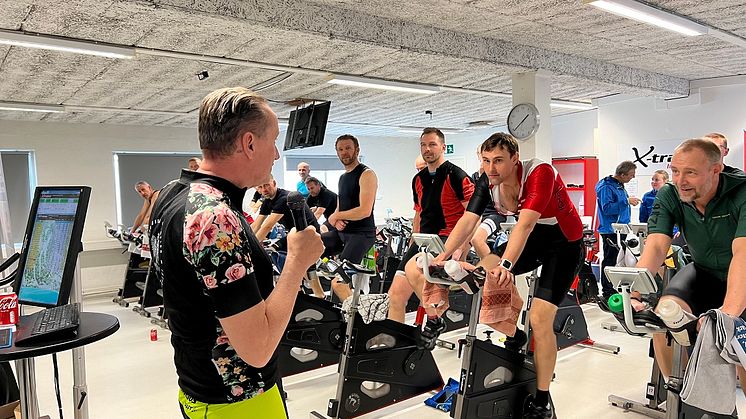 Bygmas kunder og medarbejdere deltager i denne uge i et sejt og hæsblæsende spinning-arrangement på vej mod Tour de France