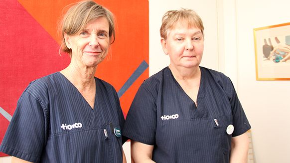 Barnmorskorna ​Katarina Norberg (t v) och Ingrid Blomstergren, tror att satsningen på eftervård ger större trygghet.