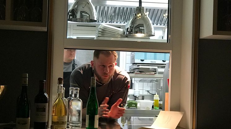 Fontane-Menü beim Sterne-Koch: Auch David Schubert vom Restaurant "Kochzimmer" in Potsdam nähert sich Fontane kulinarisch (TMB-Fotoarchiv)