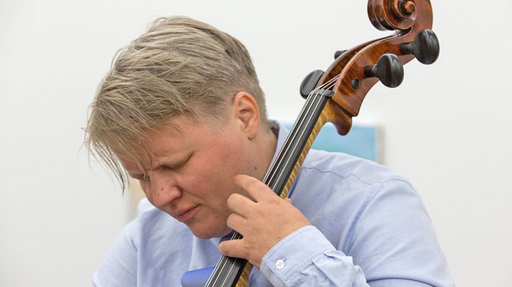 Komponist og cellist Lene Grenager tildelt Arne Nordheims komponistpris for 2018. Foto: Harald Solberg