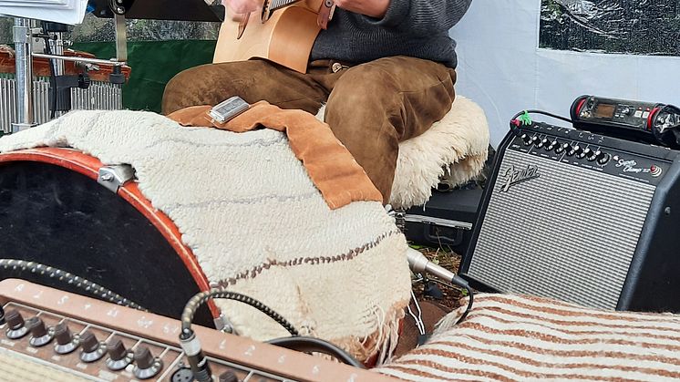 Eröffnung des Freiberger Rastplatz_Fichtelberg_Liedermacher Kendy John Kretzschmar_Foto TVE.jpg