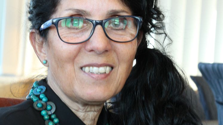 Mitra Sohrabian är årets mottagare av Sparbanken Nords kulturpris.