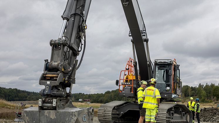volvo_ec300e_beco_aggregat_2560x2560.jpg