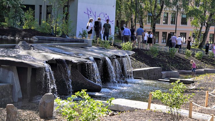 Grotten med folkeliv. Åpning Klosterenga park