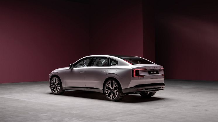 342394_Volvo_ES90_Exterior.jpg