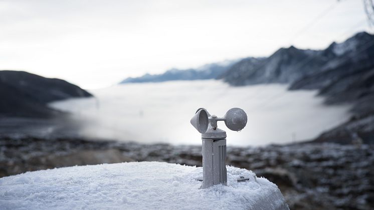 Dock 3-Anemometer low temperature-close up.jpg