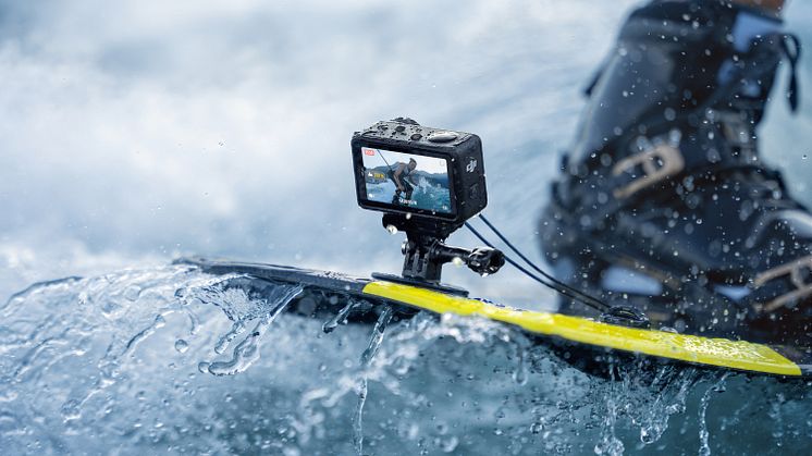 Osmo Action 5 Pro_Outdoor KV_Surfing.jpg