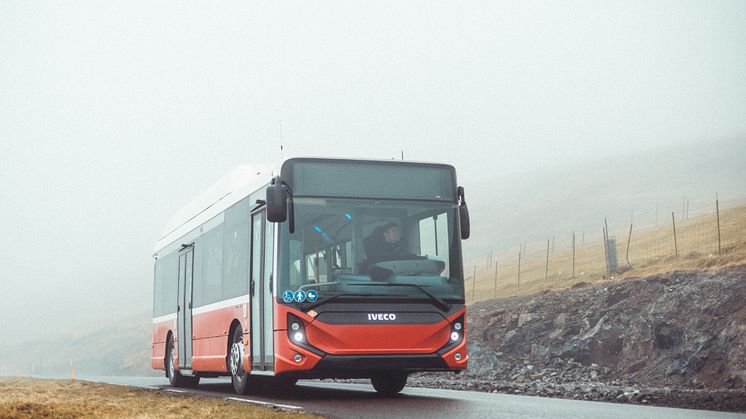 IVECO BUS leverte to 10,7 meter lange E-Way-busser til HZ Bussar, som skal brukes til persontransport i Tórshav.