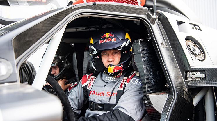 Audi RS Q e-tron og Mattias Ekström (driver)