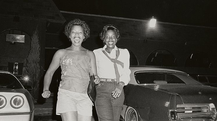 Welcome Home, from the series   Family Pictures and Stories, 1978-84 © Carrie Mae Weems. Courtesy of the artist and Jack Shainman Gallery, New York, Galerie Barbara Thumm, Berlin, and Fraenkel Gallery, San Francisco