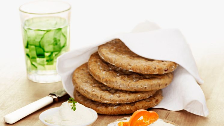 Glutenfria Fjällrundor med kryddor och bär
