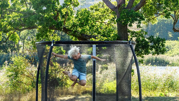 Rusta_2021_S2_Trampoline including safety net Adrenalin