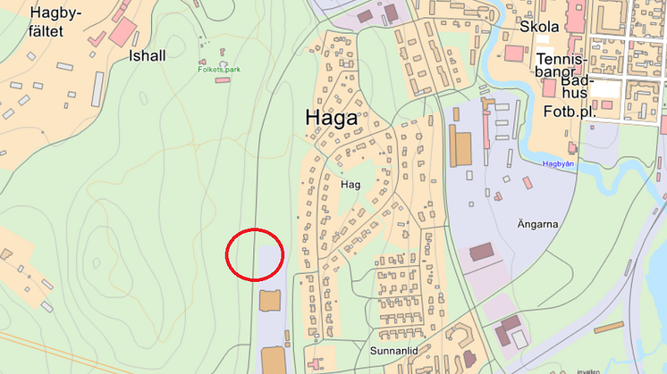 Rondellen ökar trafiksäkerheten längs sträckan och ökar tillgängligheten för verksamheter i området.