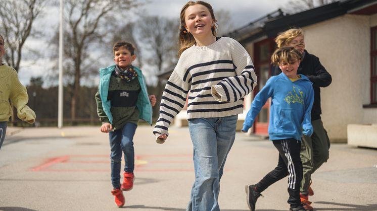 Nu tar vi ett ännu större kliv in i en toppmodern skolbyggnad hösten 2024 och blir en F-9 skola. Vill du vara med? 