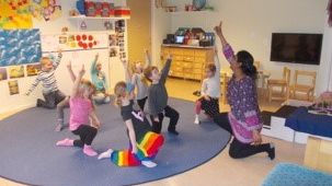 Bollywooddans med barn på Sigfridsborgs förskola 