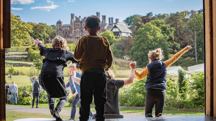 Barnens dag och premiär för sommarteatern på Tjolöholm Slott den 6 juni!