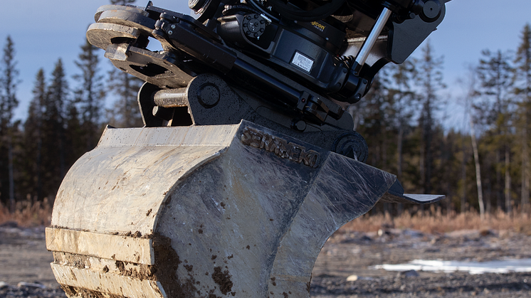 Volvo EC300E High & Wide med OilQuick