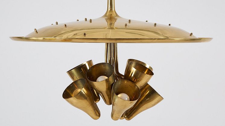 Taklampa modell 9018 av Paavo Tynell