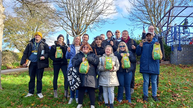 Volunteers from the local charity, The Daylight Club, planted more than 200 flower bulbs at St Albans City station. More images below. 