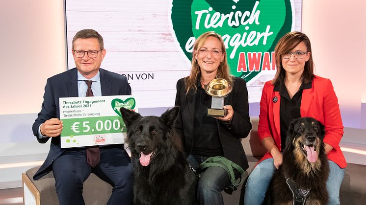 Tierisch engagiertes neunerhaus mit Goldenen Fressnapf 2021 ausgezeichnet