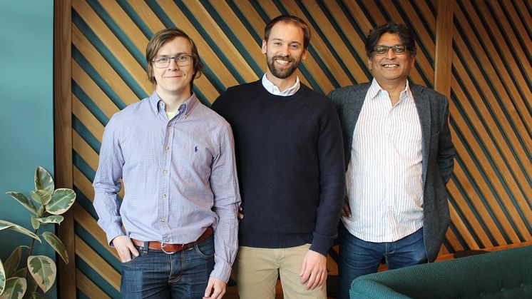Från vänster: Daniel Ödman Data Scientist, Hans Salomonsson VD och Devdatt Dubhashi Chief Scientist på EmbeDL.