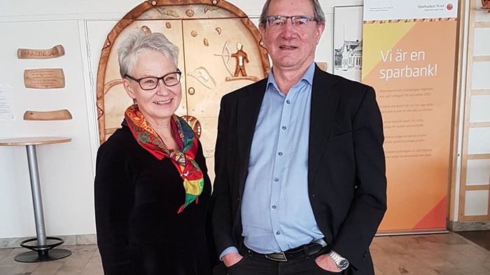 Inez Svonni Fjällström och Mikael Svonni driver Ravda Lágádus som är årets litteraturpristagare.