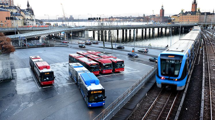 Medierapportering påverkar städernas omställning från biogas till el