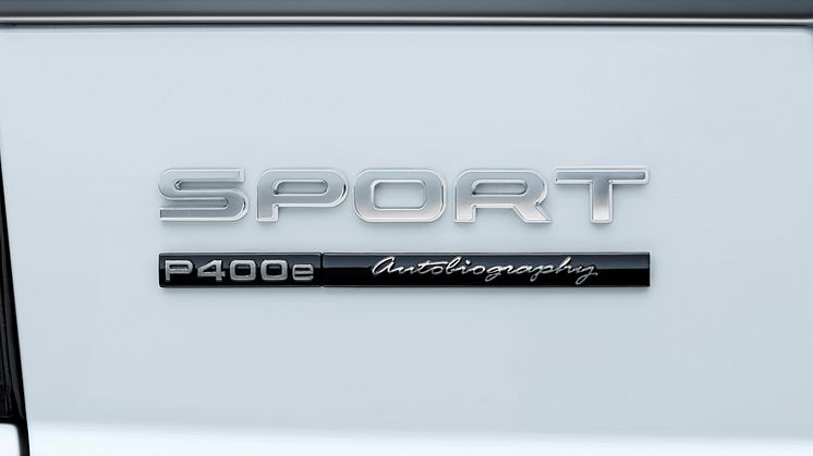 RRS_18MY_041017_PHEV_Static_02