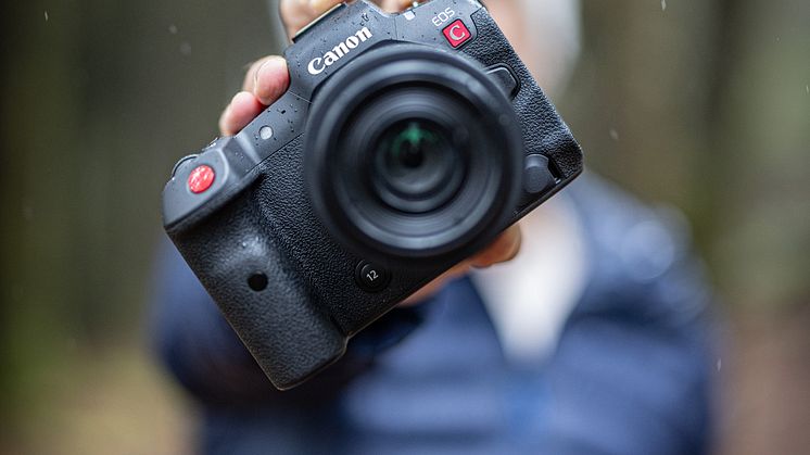 EOS R5 C lifestyle.