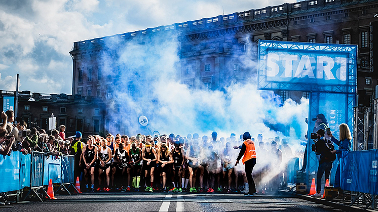Sekunderna innan första start i Ramboll Stockholm Halvmarathon 2019.