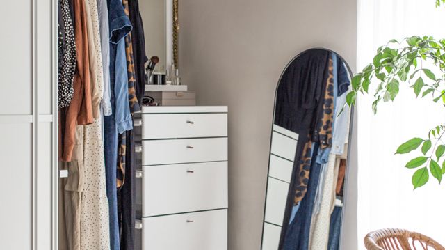 Elfa_Clothing_Interior_Click_in_system_2022_04_11_640x853