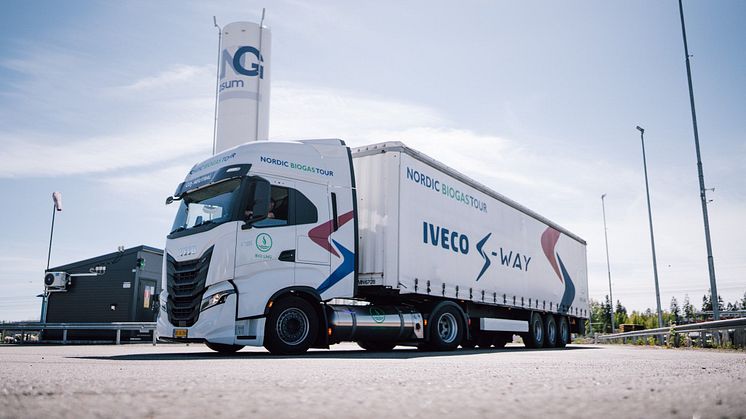 IVECO-turneen ble kjørt på flytende biogass (LBG) i en IVECO S-Way med drivstoffbesparende funksjoner. 